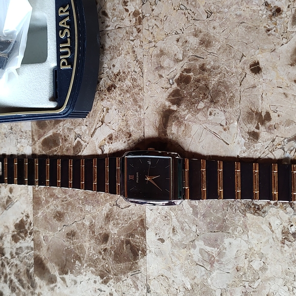NIB Pulsar Dress Watch - Picture 2 of 6